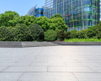 How a Commercial Landscaper Can Reduce Business Liability