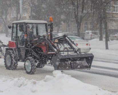 4 Reasons To Hire a Commercial Snow Management Service